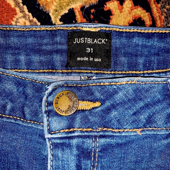 JustBlack Cropped Distressed Jeans - Picture 5 of 7